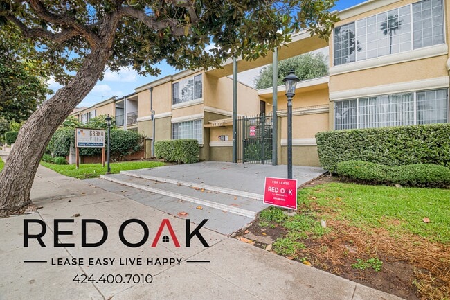 Building Photo - 15101 Magnolia Blvd