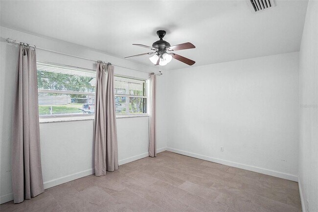 Building Photo - 1640 Picardy Cir