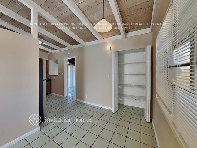 Building Photo - 1275 SW 28th Rd