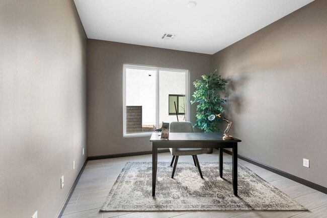 Building Photo - 5504 E Edgar Wy