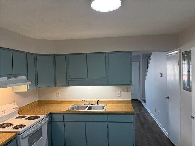 Building Photo - 3 Eastview Cir