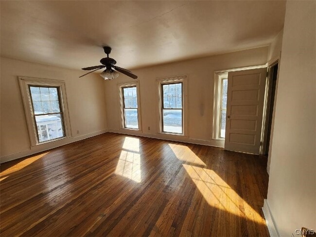 Building Photo - 621 Academy St