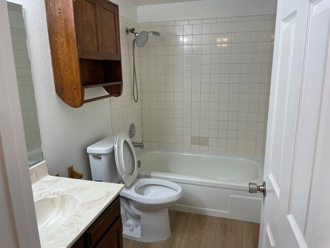 Building Photo - 3 bedroom home in Summerlin North