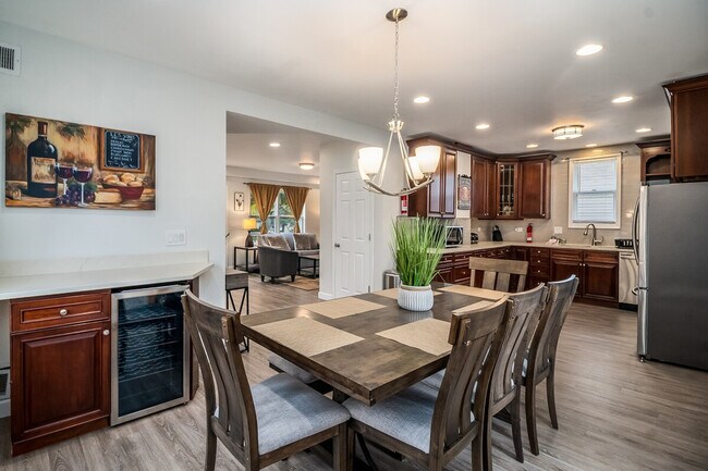 Building Photo - 334 S Wisconsin Ave