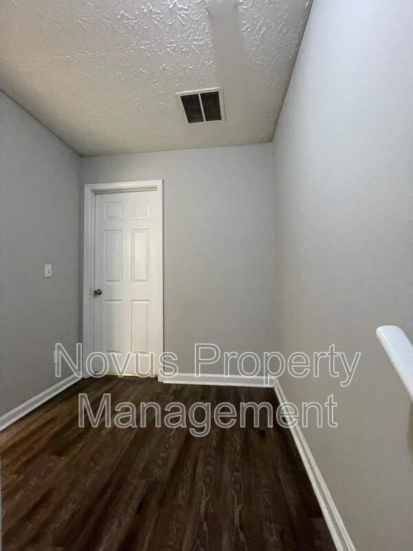 Building Photo - 753 South St