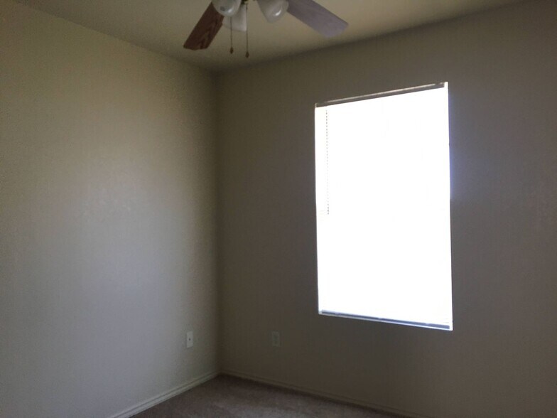 Building Photo - 4506 Deek Dr