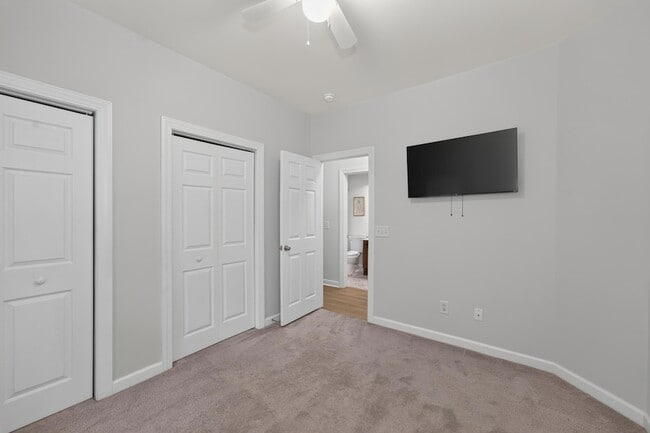 Building Photo - 1201 Grove Park Dr