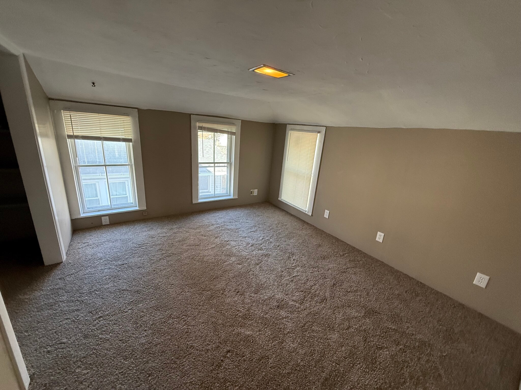 Building Photo - 125 S 7th St