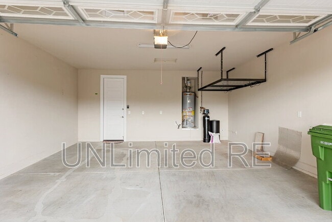 Building Photo - 1432 Varsity Dr