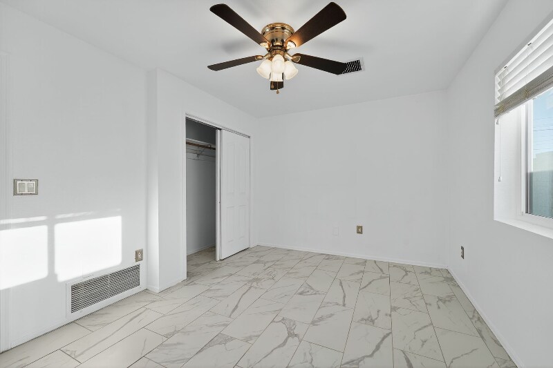 Building Photo - 571 S Burgess Ave