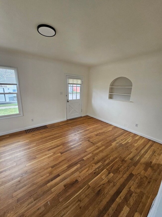 Building Photo - Available Now – Charming Boise Home with Fenced Yard and Detached Garage