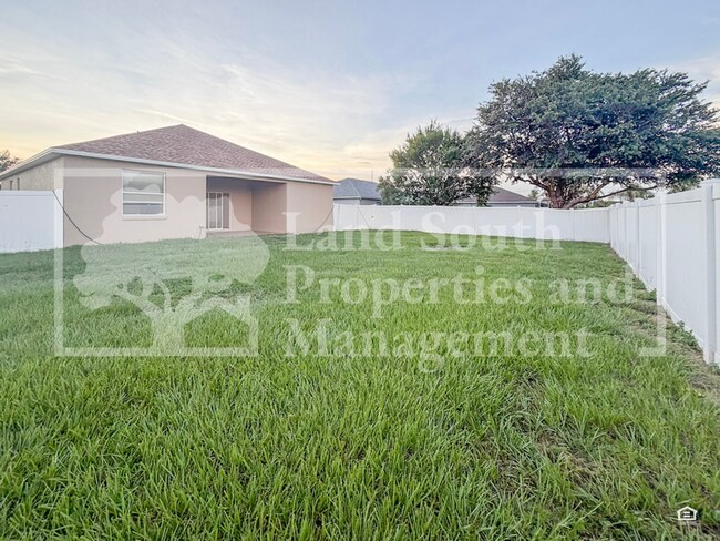 Building Photo - 5014 Yellowtop Loop