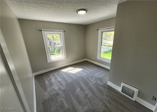 Building Photo - 2753 Canfield Rd