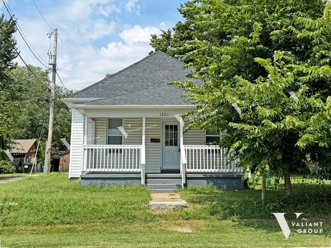 Primary Photo - Cozy 3-Bedroom, 1-Bathroom Home Near OTC