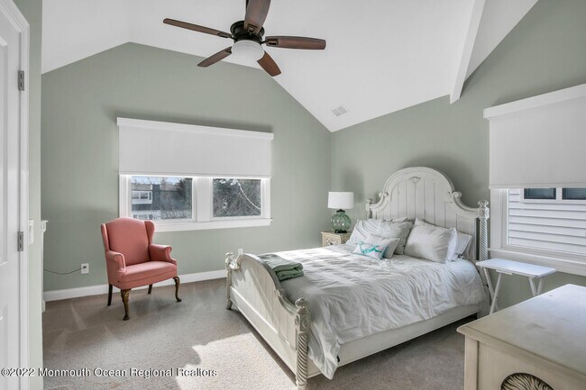 Building Photo - 812 Claridge Dr