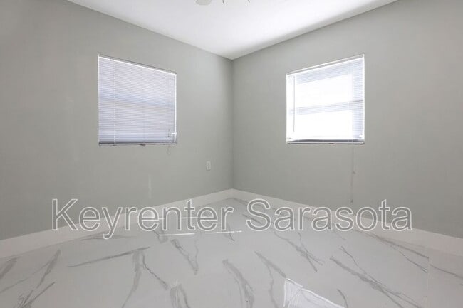 Building Photo - 130 Virginia Ct