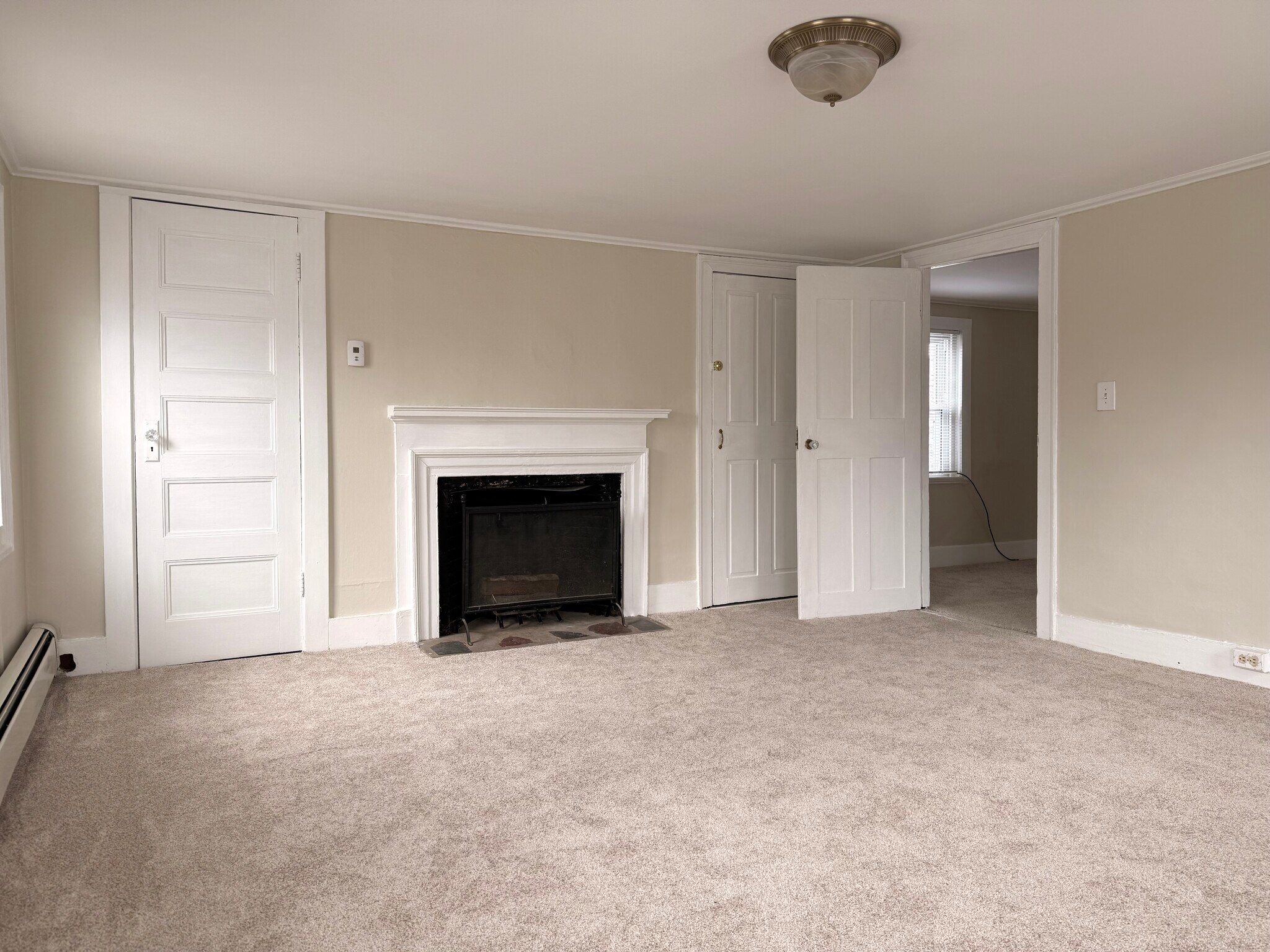 Building Photo - 10 Mall St