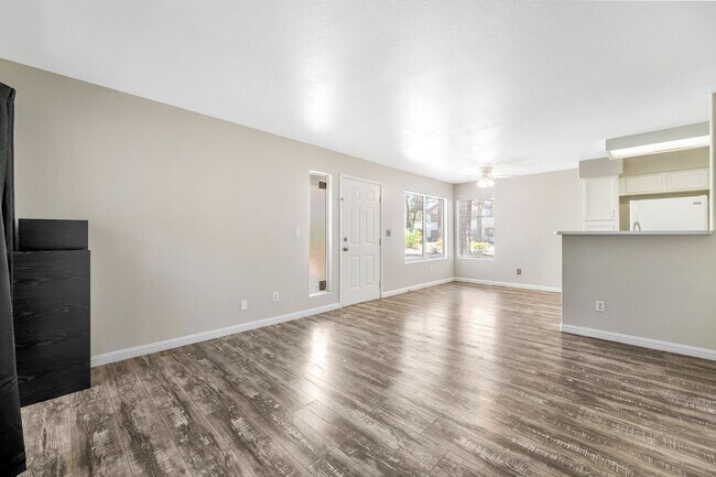 Building Photo - 3060 Tarpon