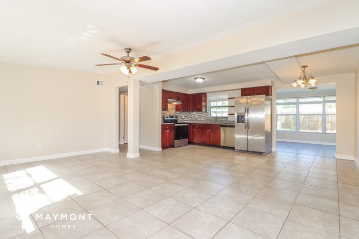 Building Photo - 2250 Norman Dr