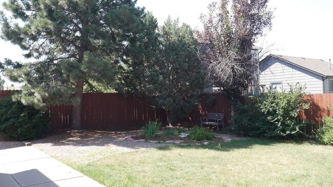 Building Photo - 4 Bed 3 Bath off Dublin/Powers w/AC- Avail...