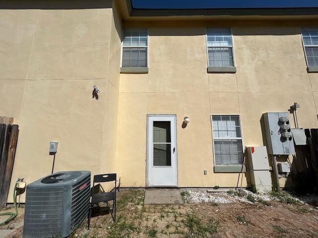 Building Photo - 1000 Ranchway Dr