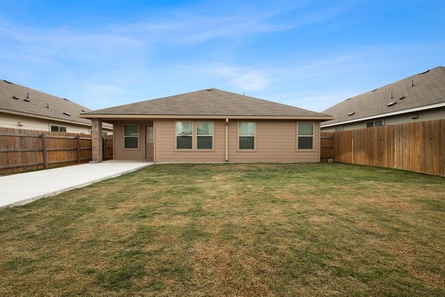 Building Photo - 229 Reagor Dr