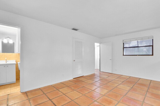 Building Photo - 705 Osprey Way