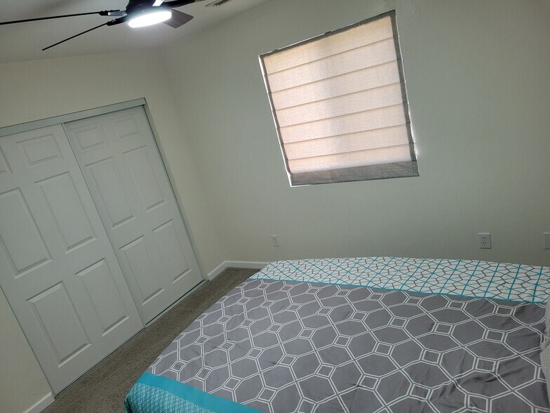 Building Photo - 8396 E Stevens Dr