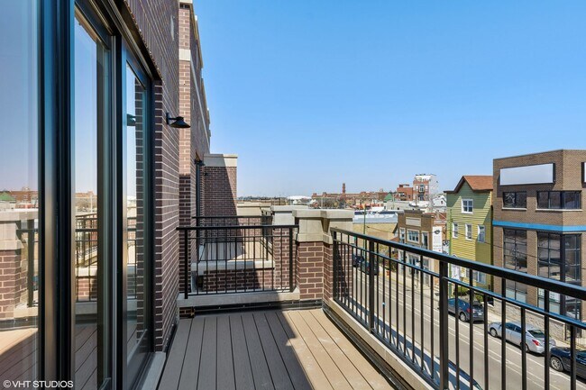 Building Photo - Pet Friendly 3 Bed 2 Bath Condo Quality in...