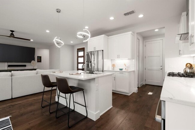 Building Photo - 8014 Tisdale Dr