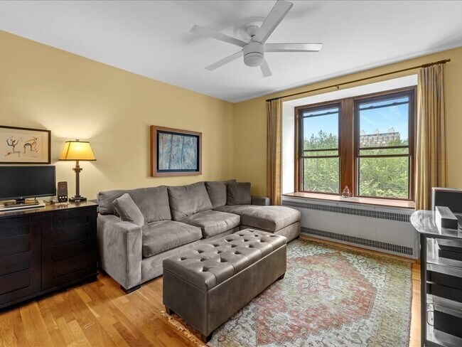 Building Photo - 228 Commonwealth Ave