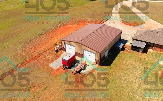 Building Photo - 3 Bedroom/3 Bathroom with bonus space in OKC