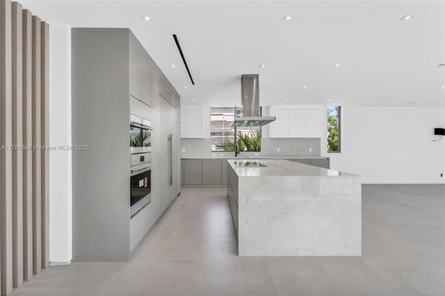 Building Photo - 2110 S Miami Ave
