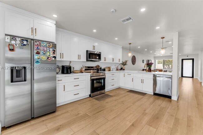 Building Photo - 2437 SW 99th Ct