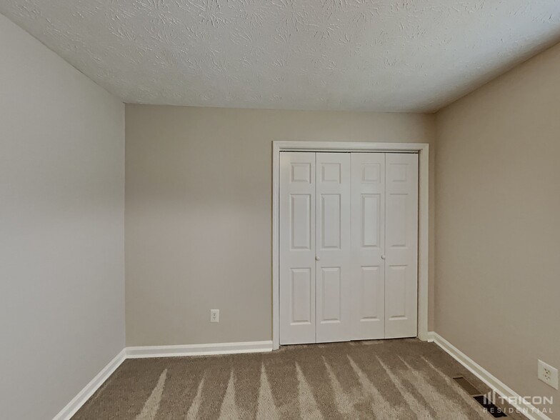 Building Photo - 102 Melleray Ct