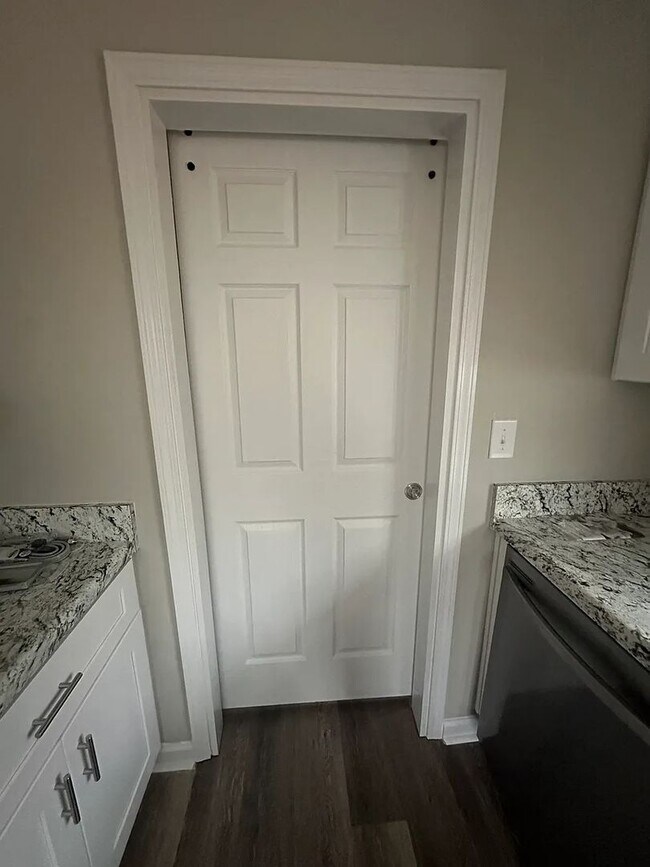 Building Photo - Charming 3BR House in Spring Lake