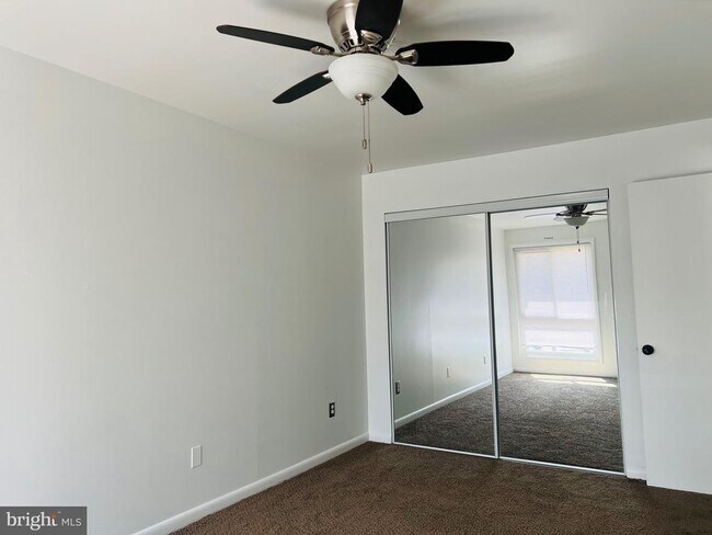 Building Photo - 8613 Seasons Way