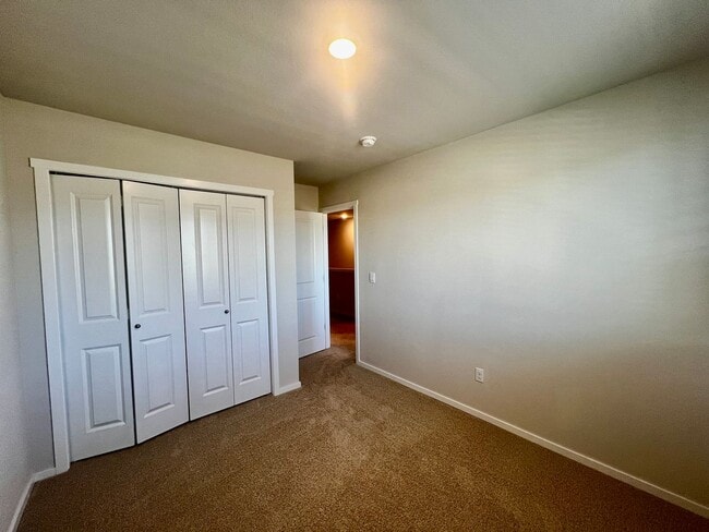 Building Photo - Free rent offered Beautiful New Smart Home...