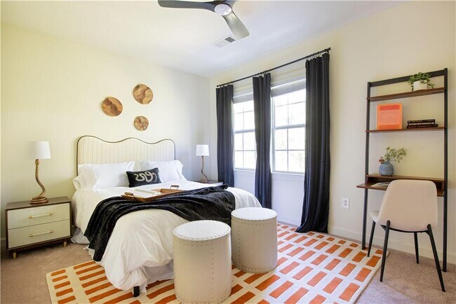 Building Photo - 1402 Markan Dr NE