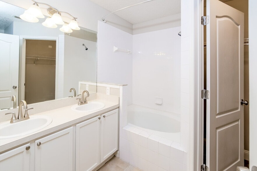 Building Photo - 294 Turtle Dove Dr