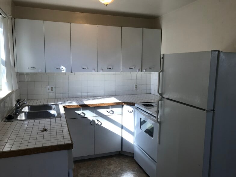 Building Photo - 1350 Columbine St