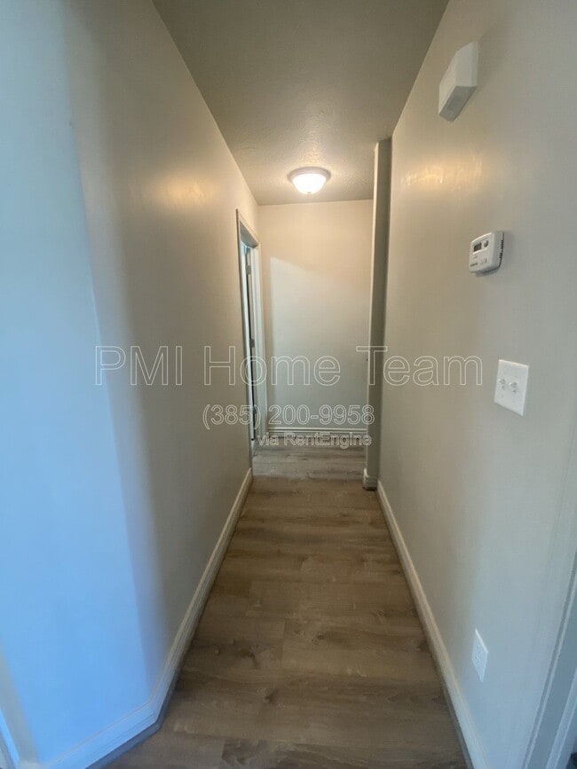 Building Photo - 690 N 1775 W