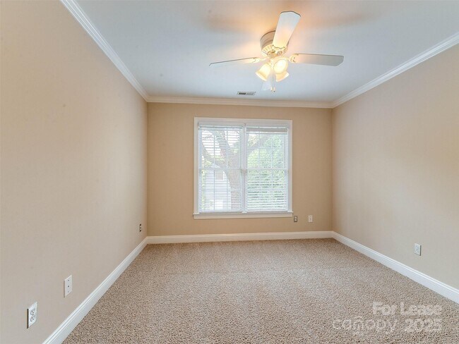 Building Photo - 620 Marsh Rd