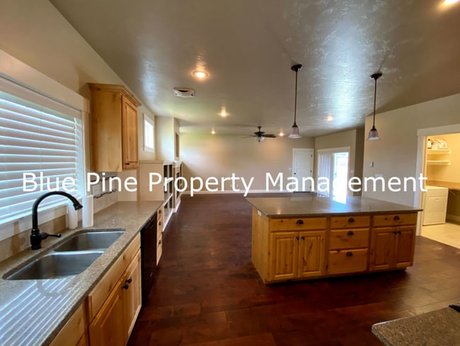 Building Photo - 3312 E Edwards Dr