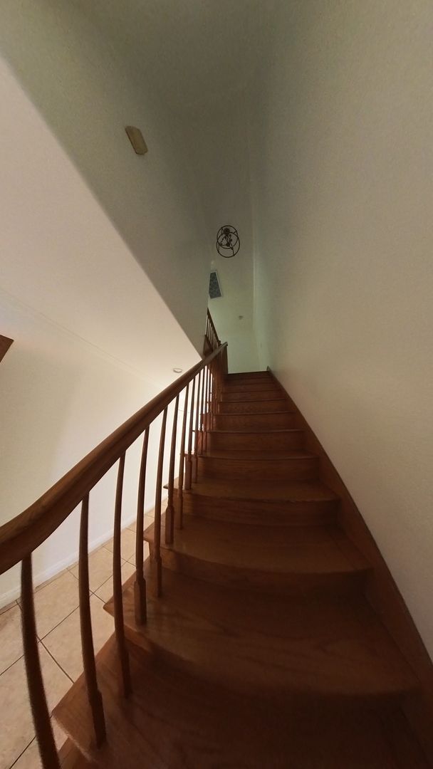 Building Photo - Willowbrook Triplex