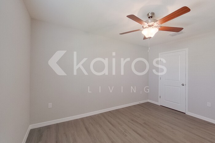 Building Photo - 8642 SW 43rd Ter