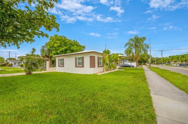 Building Photo - 6044 Funston St