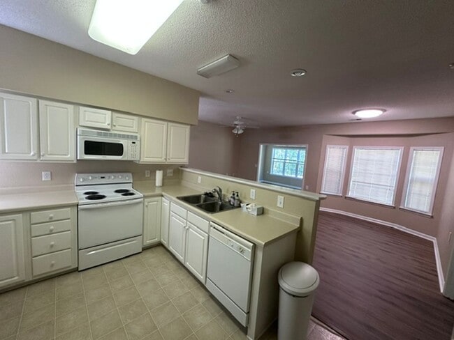 Building Photo - MOVE-IN READY!  SENIOR COMMUNITY 55+