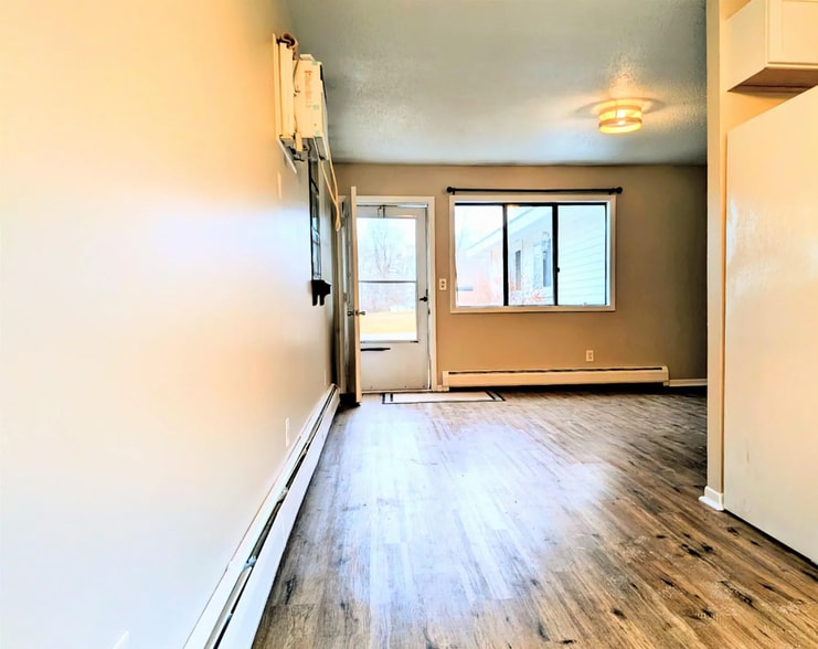 Building Photo - 303 W Elizabeth St