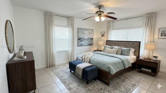 Building Photo - 403 SW 148th Ave